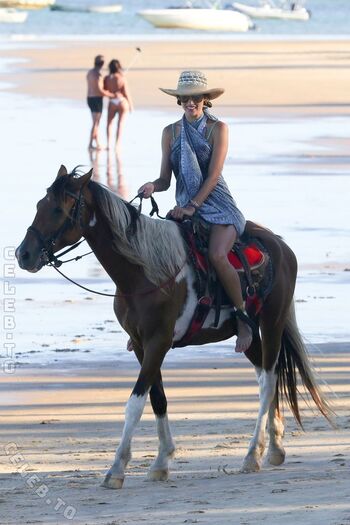 Dorinda medley/ leaked private content