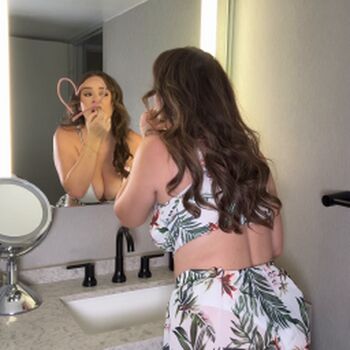 Alexxxisadams leaked private content