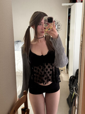 Ahptik/ leaked private content