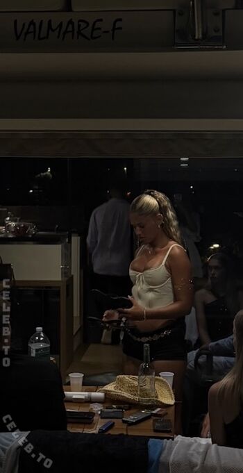 Wendy yineth/ leaked private content