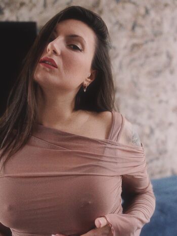 Carleybee leaked private content