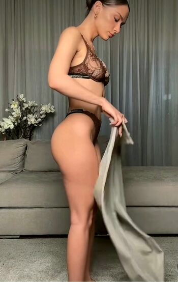 Mikaadenise/ leaked private content