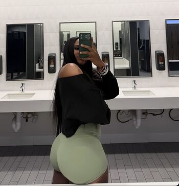 Taell leaked private content