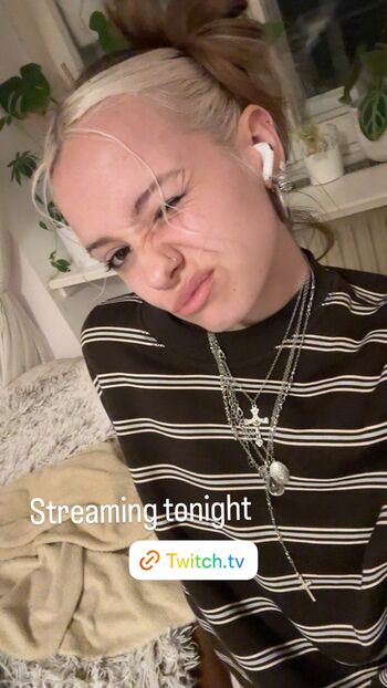 Yungsweetro leaked private content