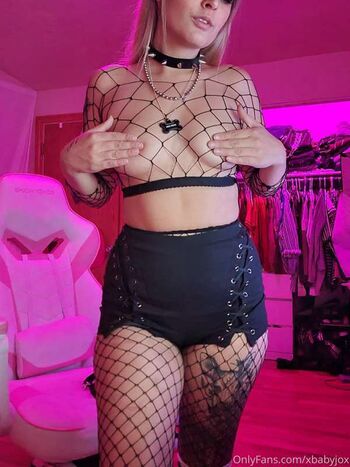 Sadie sink the fappening leaked private content