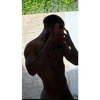 Vinnyroni leaked private content