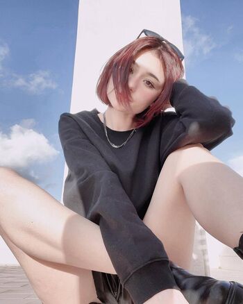 Momorianyan/ leaked private content