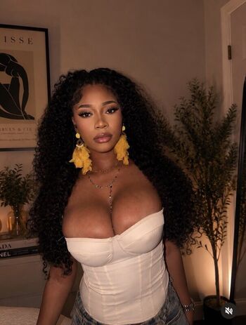 Asialynnbby / leaked private content