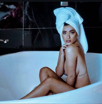 Olivia nox/ leaked private content