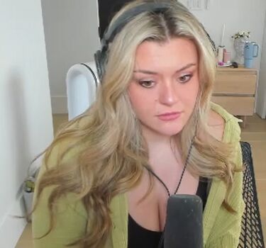 Pam grzeskowiak / leaked private content