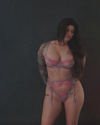 Amira pocher/ leaked private content