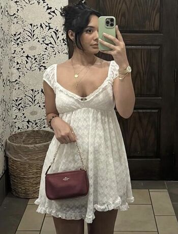 Chellchee leaked private content