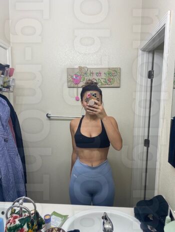 Chellchee leaked private content