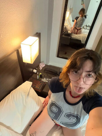 Alyri/ leaked private content