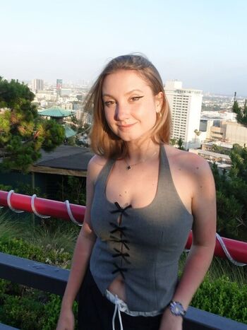 Lovelaurenn/ leaked private content
