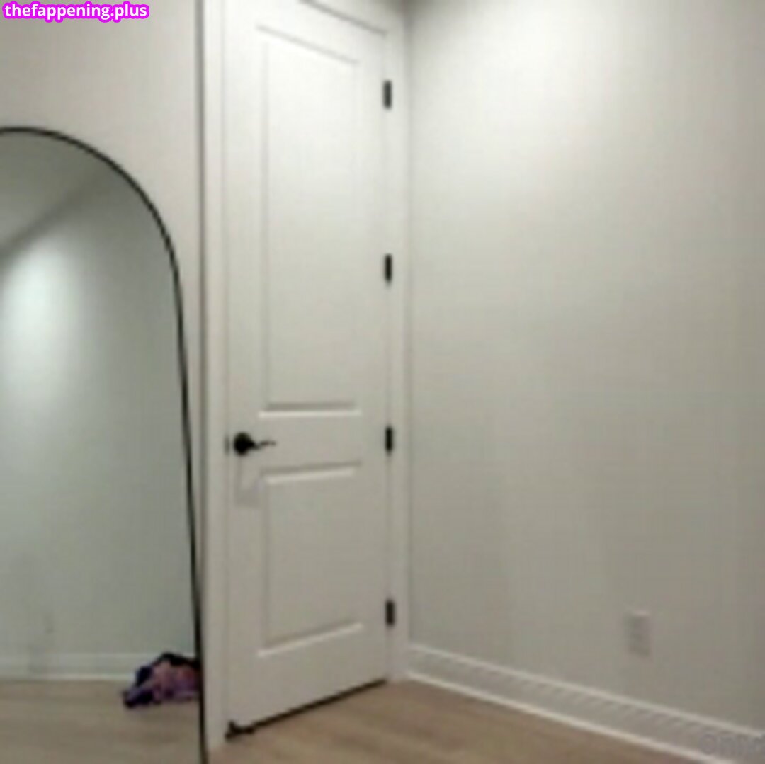Novaleesi/ leaked private content