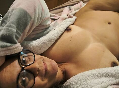 Haesicks / leaked private content