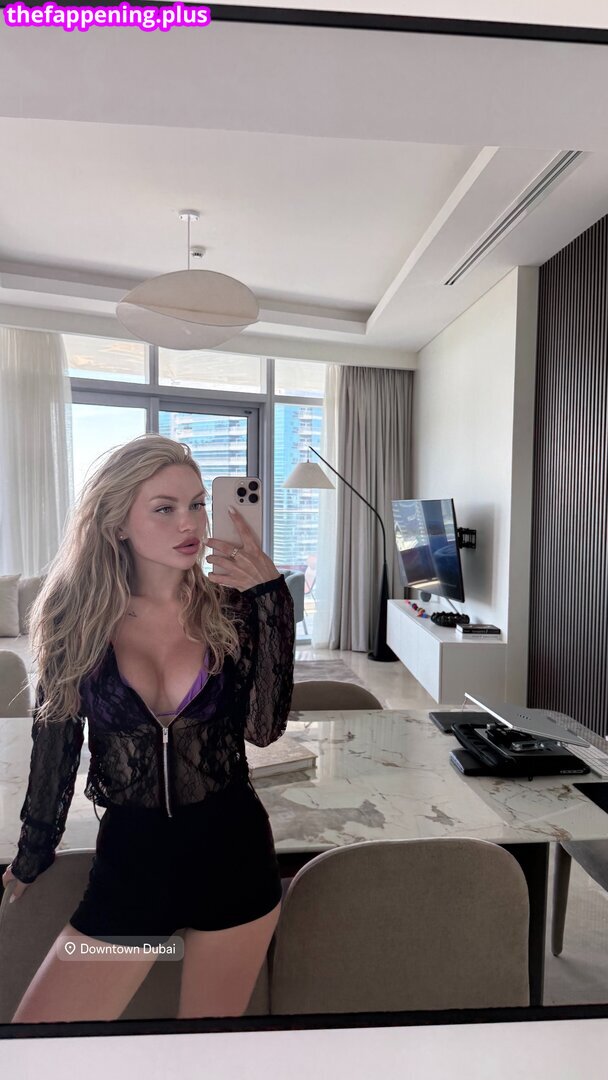 Carinnha white/ leaked private content