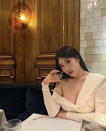 Caroline choi/ leaked private content