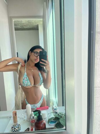 Model.ninadollts leaked private content