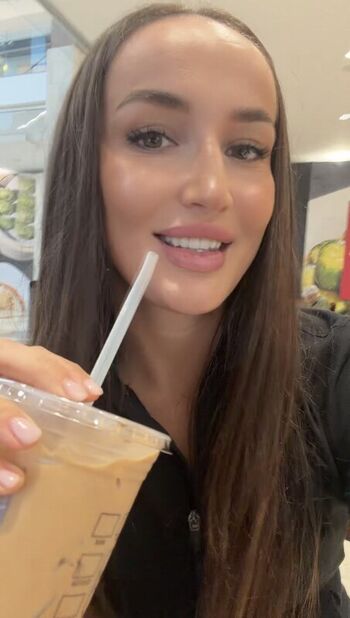 Emyii desnuda leaked private content