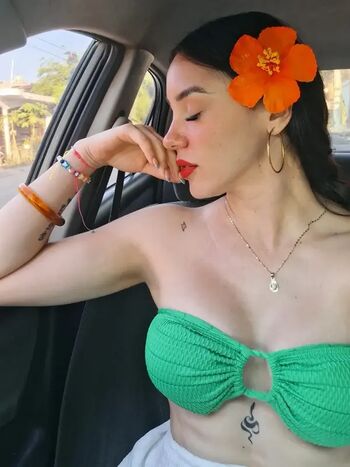 Hailee schwartz/ leaked private content