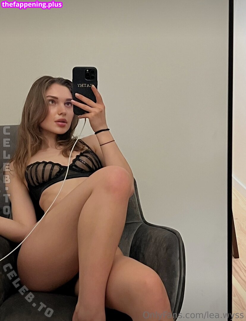 Astridlove page leaked private content
