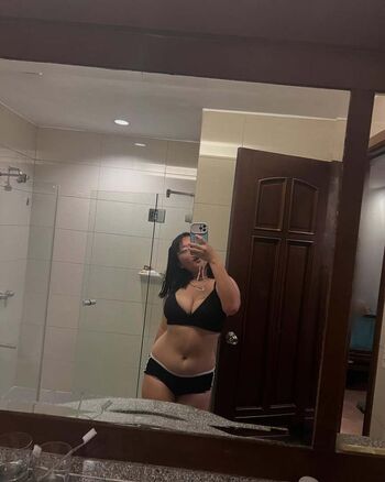 Astrid zeegen holt/ leaked private content