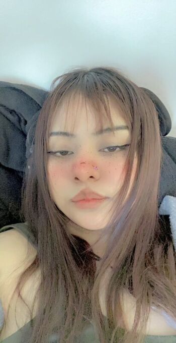 Momorianyan/ leaked private content