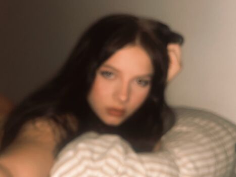 Momorianyan/ leaked private content