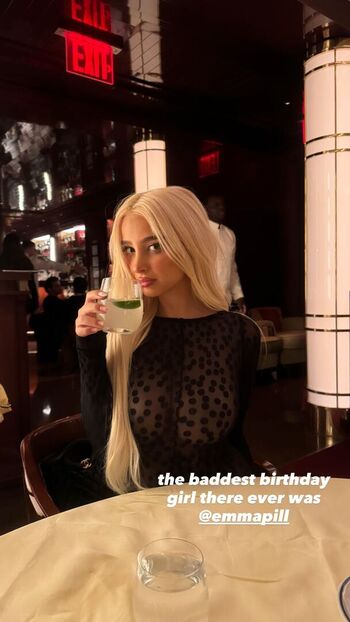 Momorianyan/ leaked private content