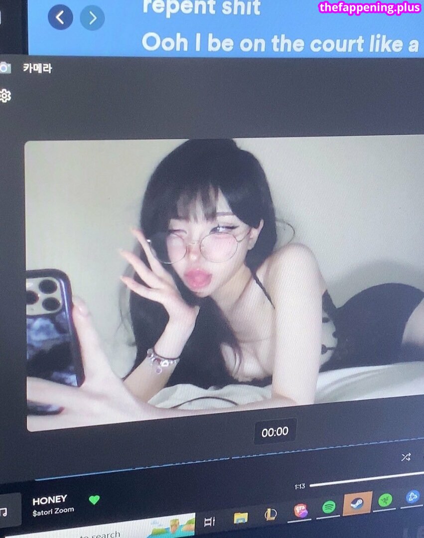 Sttaringart page leaked private content