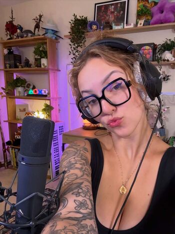 Eralia leaked private content