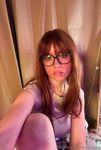 Sydney sweeney/ leaked private content