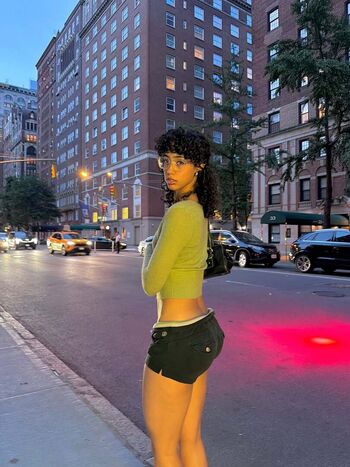 Iamcurlyyred/ leaked private content
