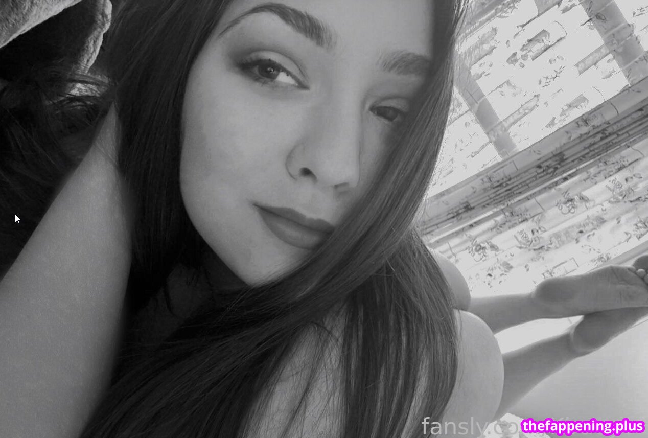 Alonemimi nua leaked private content