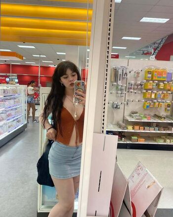 Ezsy leaked private content