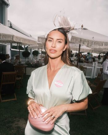 Lararoxyrox/ leaked private content