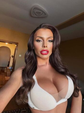 Clara ellis/ leaked private content
