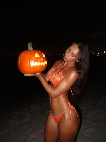 Adreenawinters/ leaked private content