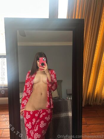 Haesicks  page leaked private content