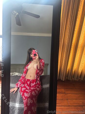 Haesicks  page leaked private content