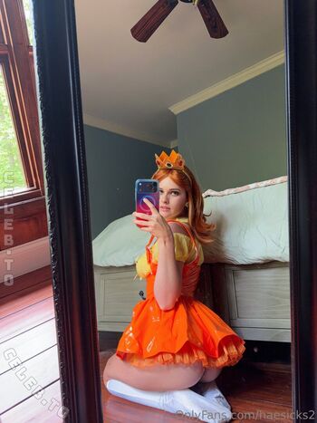 Haesicks  page leaked private content