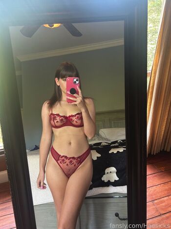 Haesicks  page leaked private content