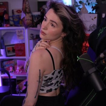 Hellioncait leaked private content