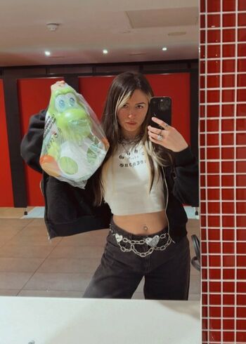 Hellioncait leaked private content