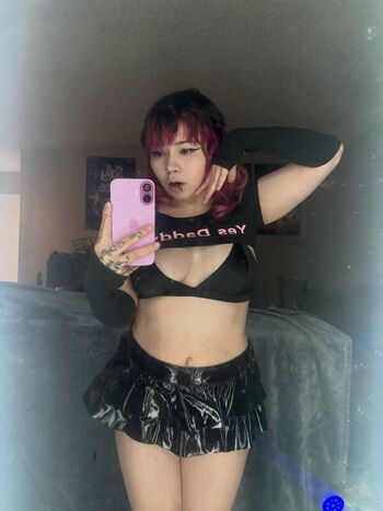 Apr il/ leaked private content