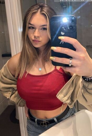 Kikisbraces desnuda leaked private content