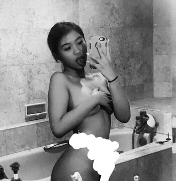 Carlyjohnson.xx leaked private content