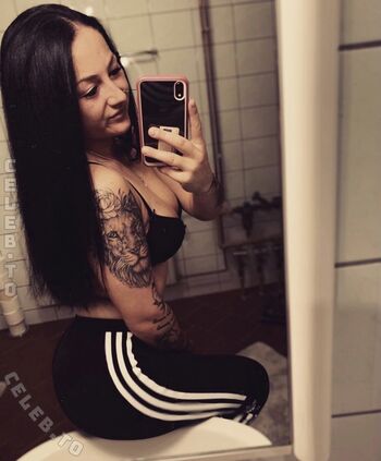 Lovinglexiekent onlyfans leaked private content